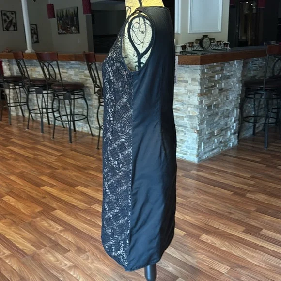 Louis Vuitton size 44 French black crochet monogram front with brown/gold under - Picture 3 of 8